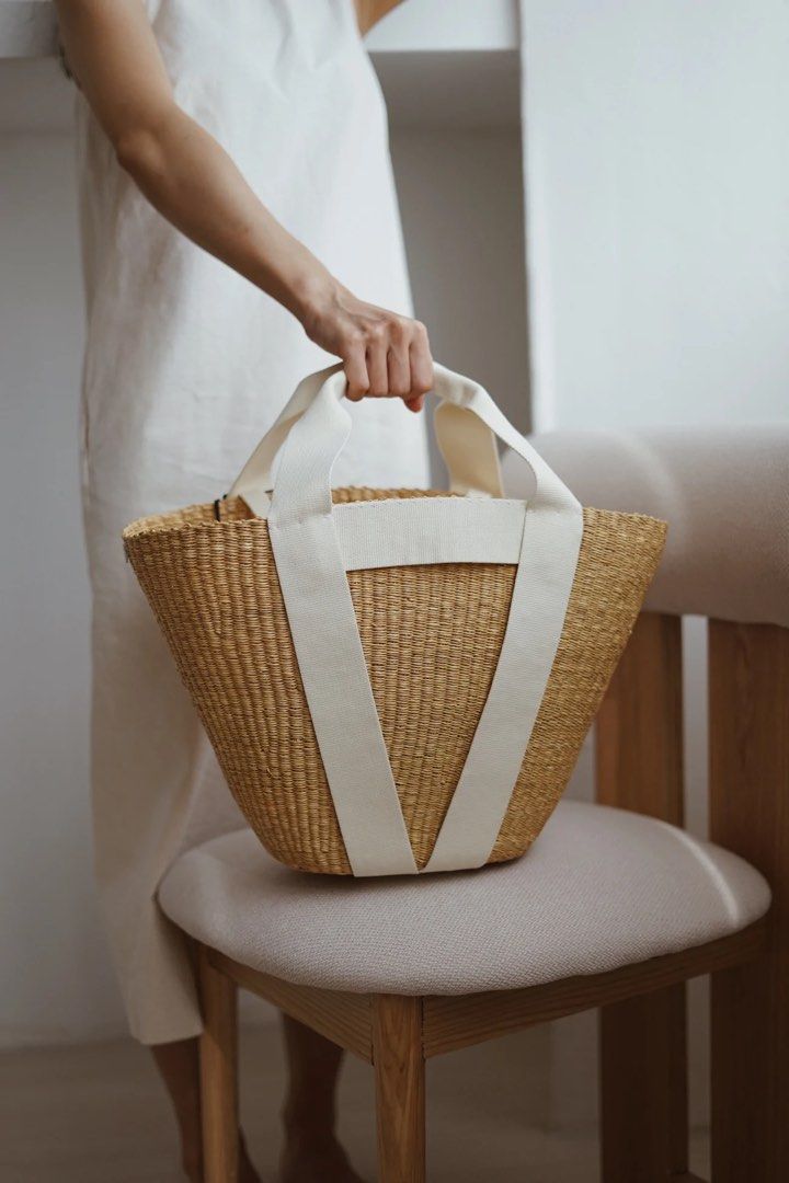 Muun A Greener Wood Traide Bag in Ecru