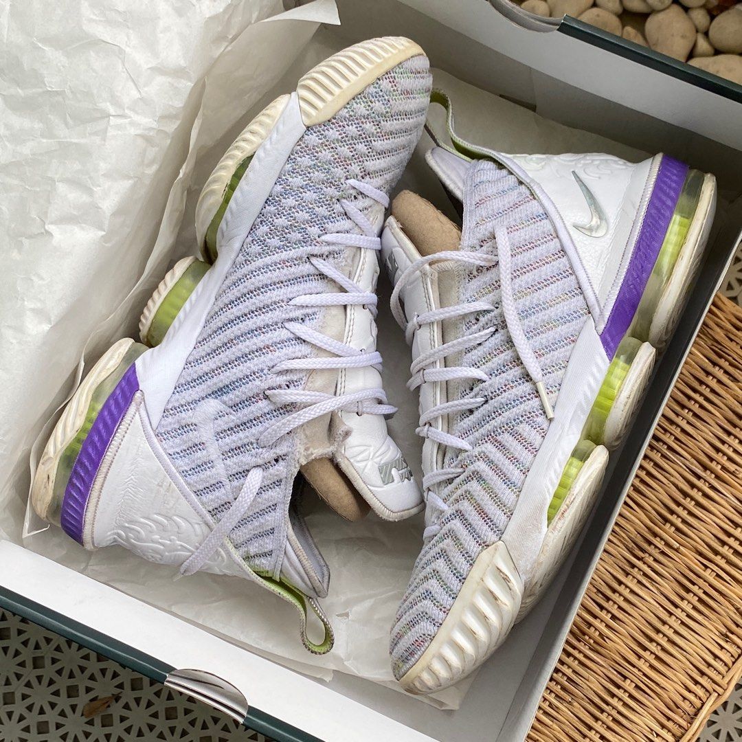 Lebron 16 hyper shop grape