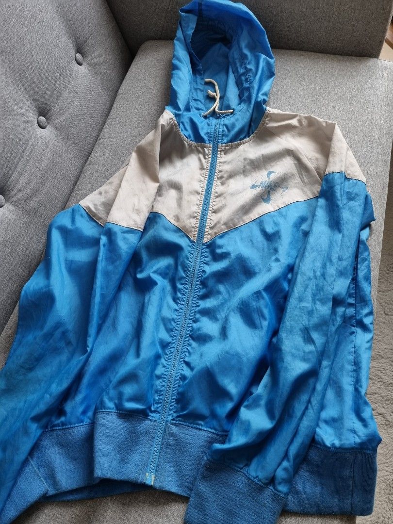 nike track jacket with hood