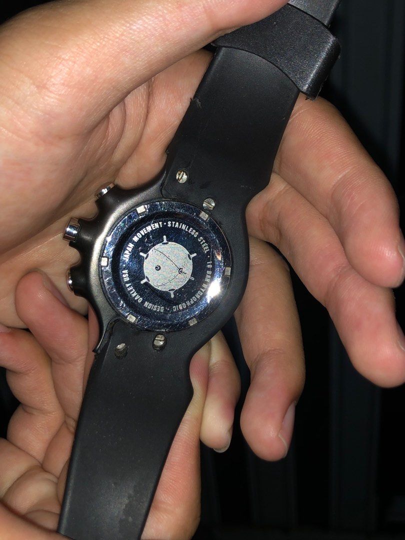 Oakley Detonator 10 Bar Hydrophobic Chronograph Watch, Fesyen Pria, Jam  Tangan di Carousell