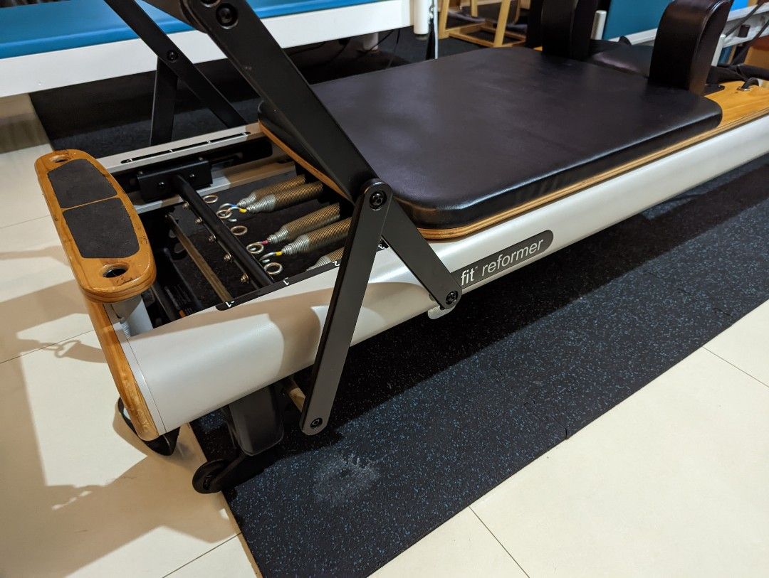 Peak Pilates reformers machine, Sports Equipment, Exercise & Fitness