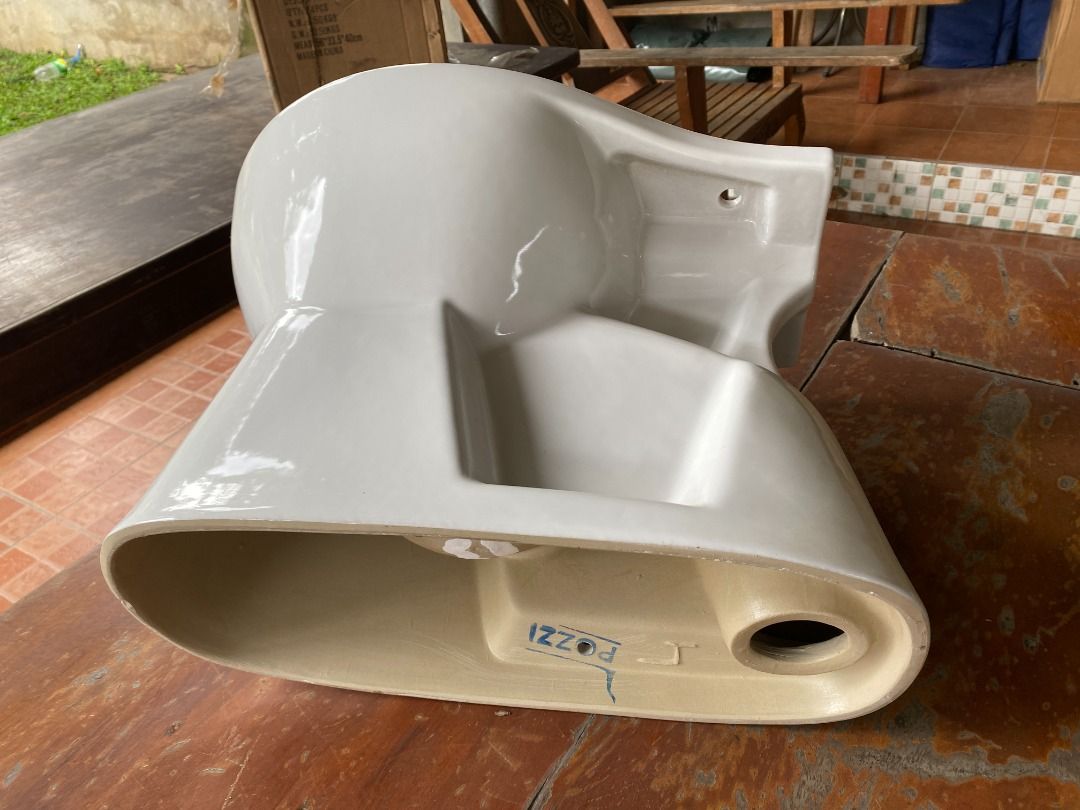 Pozzi Toilet Bowl Buhos Type, Furniture & Home Living, Bathroom