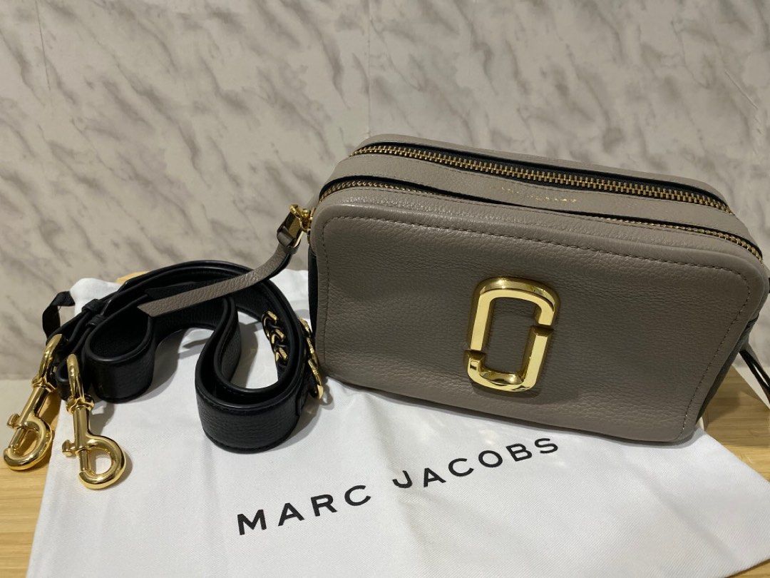 Marc Jacobs Ivory Matelasse Softshot 21 Crossbody Bag at FORZIERI