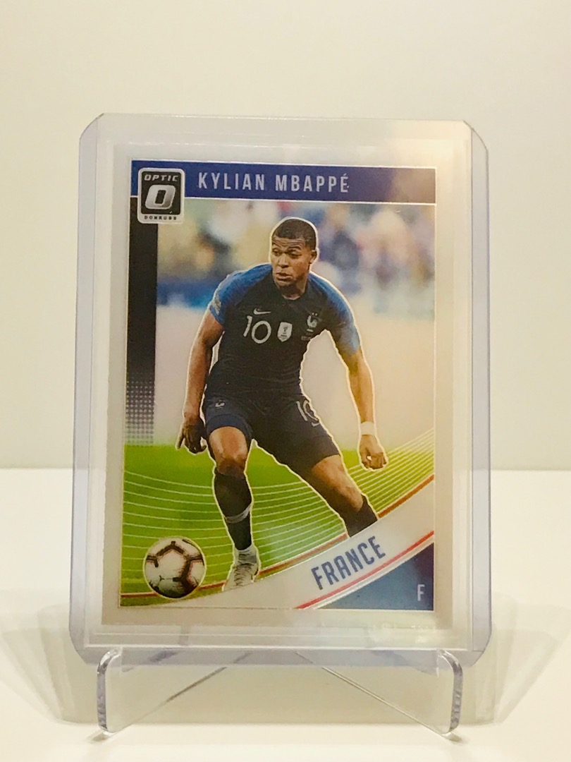 PSA10 CONDITION* 2018/19 Panini Optic #132 Kylian Mbappe France