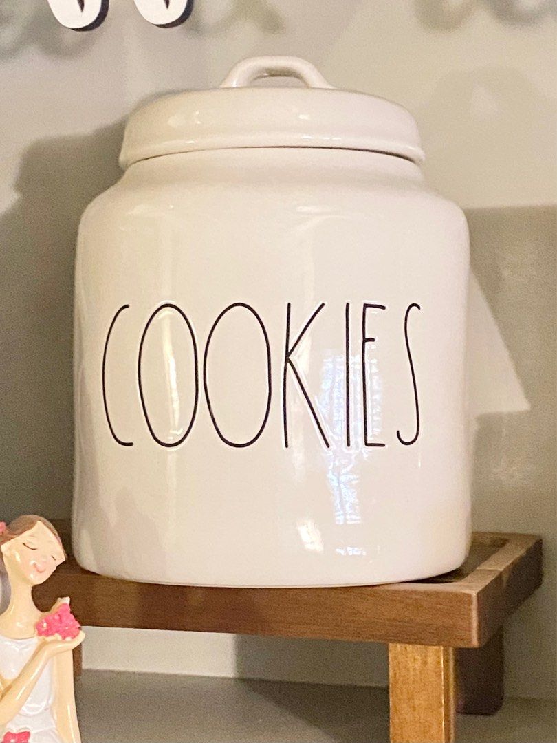 RAE DUNN LARGE COOKIE JAR FOR SALE (Category: Food Organization & Storage) located in Las Pinas. Submitted by justjeaz (Listing ID 1211585718, Image 2). Description: .