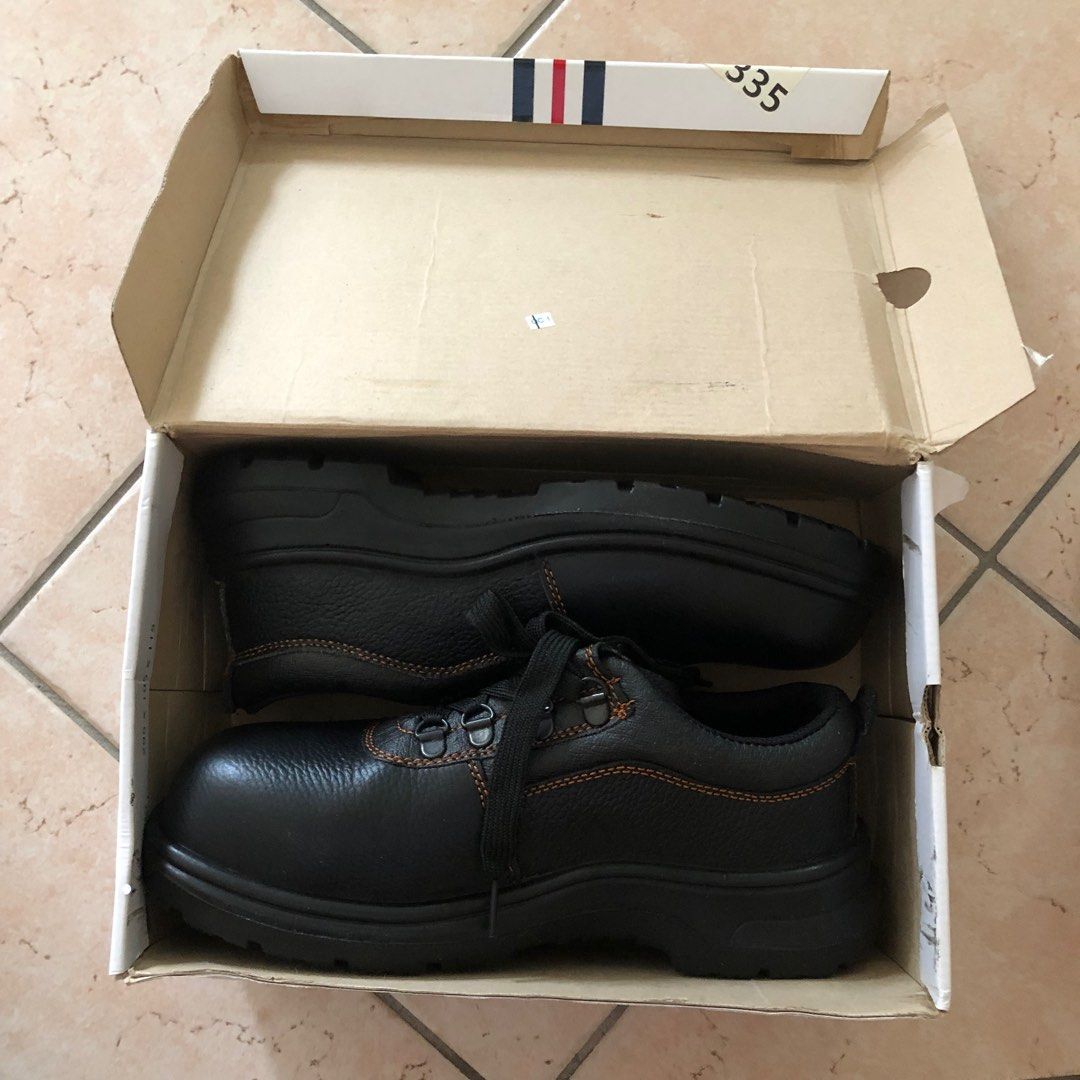 safety walking boots