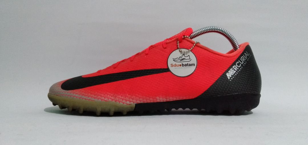 Sepatu futsal nike cr7 original sales