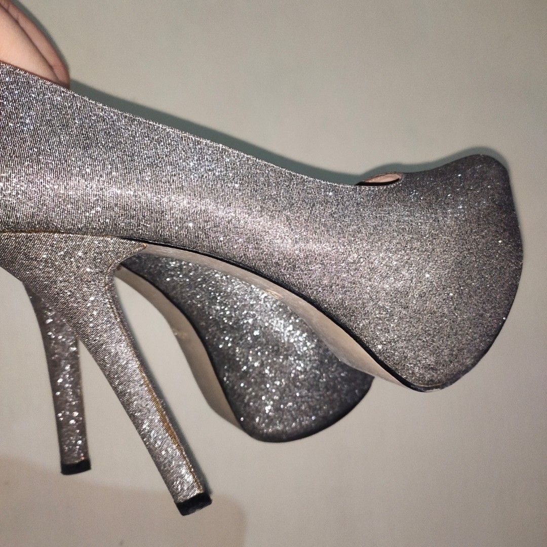 Heels gray sales