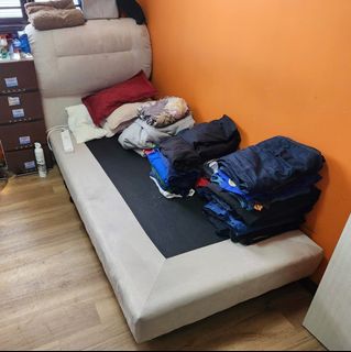 (Category: ) located in . Submitted by randomcitizen (Listing ID 1211562632, Image 1). Description: .