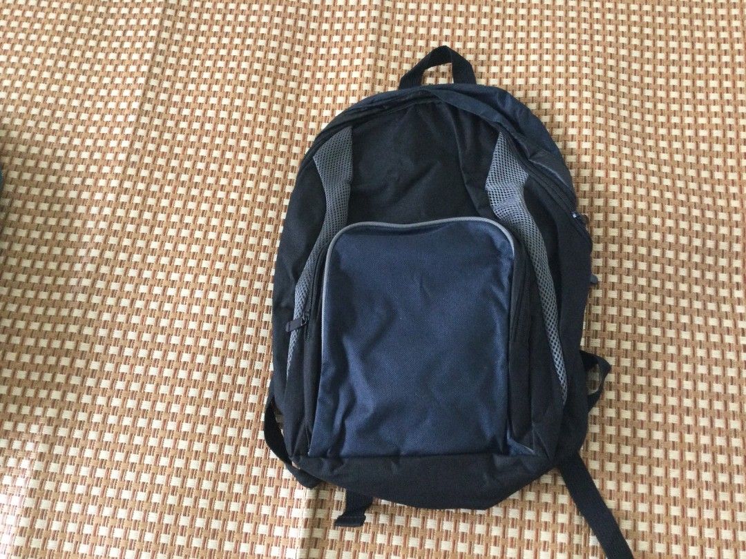 Small backpack (Category: Backpacks) located in Singapore. Submitted by sallyming001 (Listing ID 1211611690, Image 1). Description: small backpacks like new. can be used for kids. 1 for $3, 2 for $4..