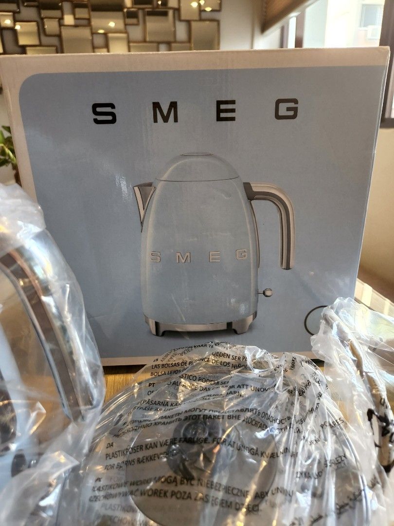SMEG Kettle (Light Blue) brand new, TV & Home Appliances, Kitchen