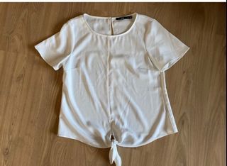 Sportsgirl tie front tee size 8