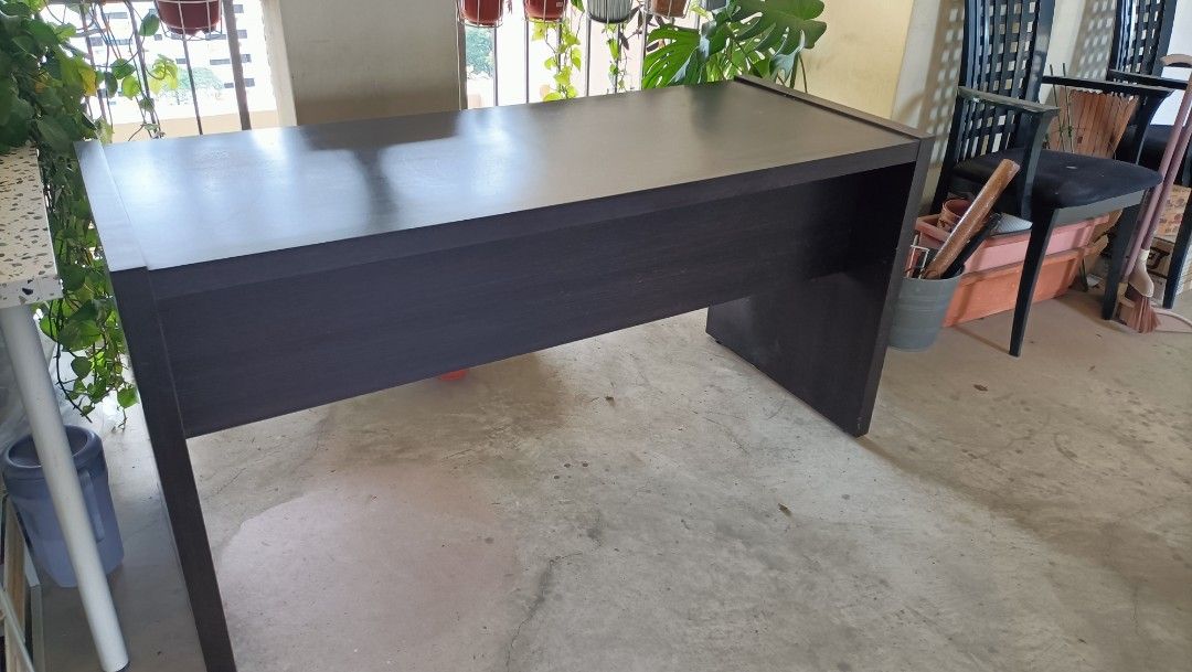 Study Table (Category: Tables & Sets) located in Singapore. Submitted by vossnorway (Listing ID 1211576955, Image 1). Description: Sturdy. Good continue W150 x D50 x H75 cm.