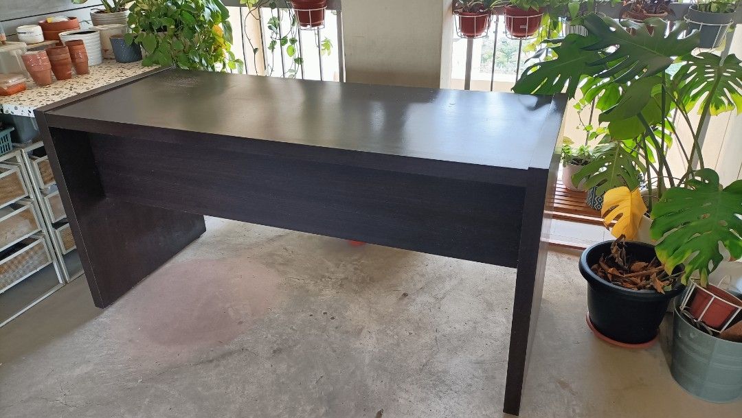 Study Table (Category: Tables & Sets) located in Singapore. Submitted by vossnorway (Listing ID 1211576955, Image 2). Description: Sturdy. Good continue W150 x D50 x H75 cm.