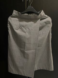 Uniqlo overlap midi skirt