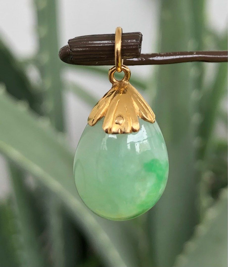 Old hotsell jade necklace