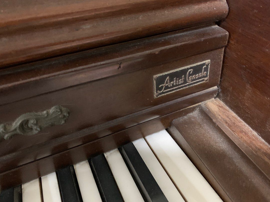Artist deals console piano