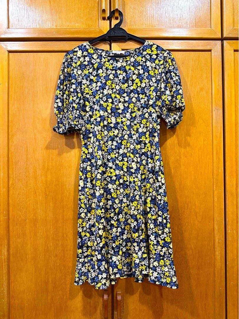 Warehouse black and 2025 yellow dress