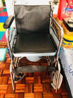 Wheel Chair Commode + Walker