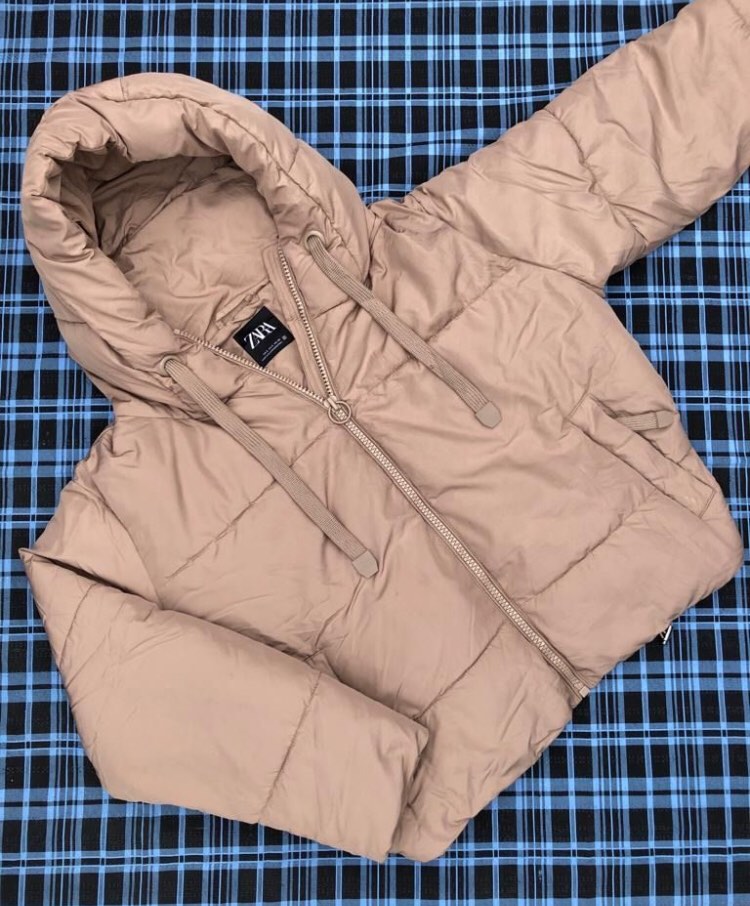ZARA PUFFER JACKET CROP on Carousell