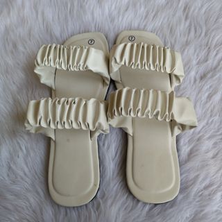 2 strap slippers