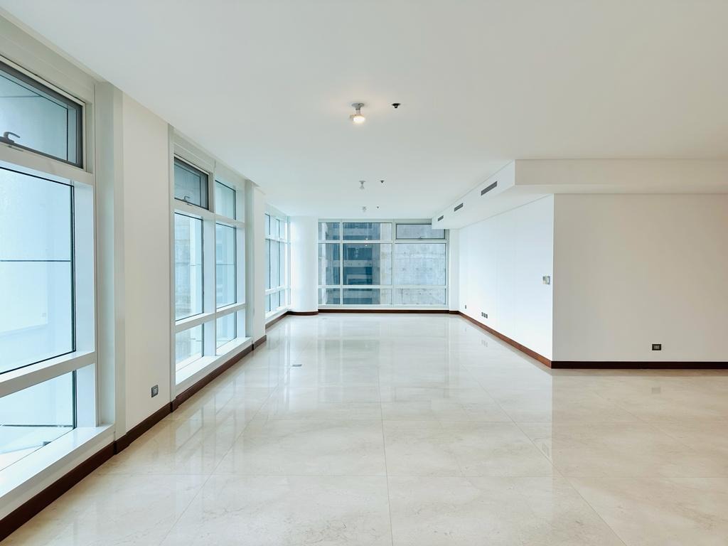 (Category: ) located in . Submitted by calidadrealty (Listing ID 1211795890, Image 1). Description: .