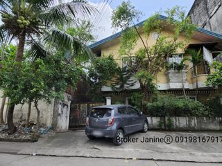 5-Door Apartment For Sale in Quezon City