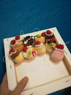 9 pcs cake soft toys hanger