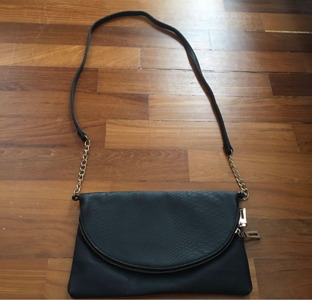 New look hot sale black clutch