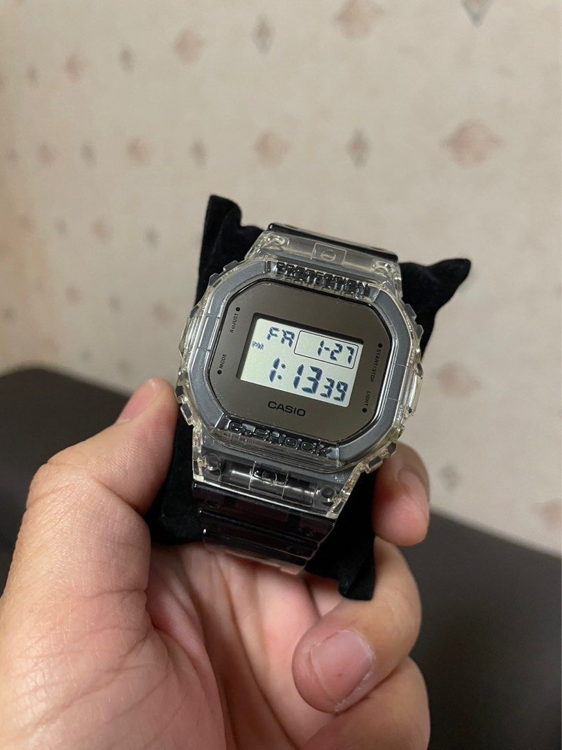 卡西歐G-SHOCK 半透明材質運動錶DW-5600SK, 他的時尚, 手錶及配件