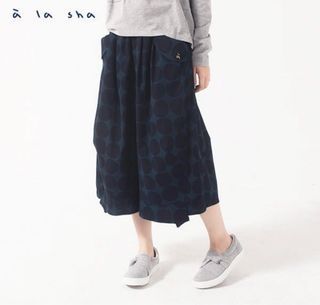 A la sha 深藍黑色大圓點褲裙 S
