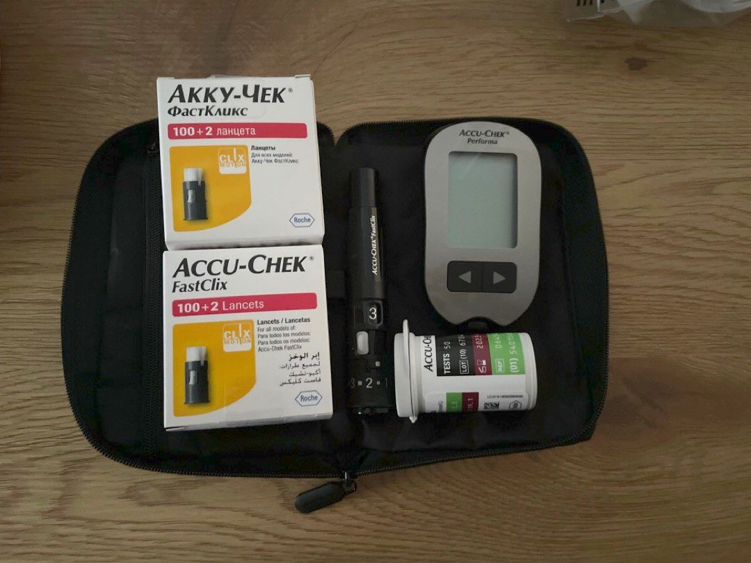AccuChek Performa with lancets and test strips, Health & Nutrition, Medical Supplies & Tools on