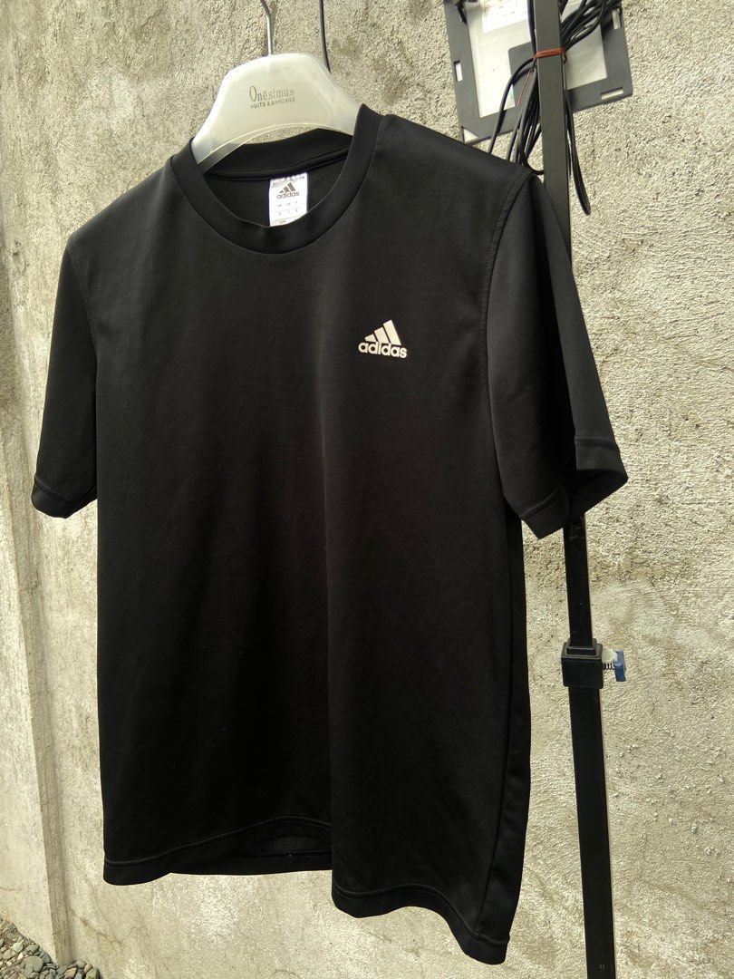 Adidas Shirt (Category: Tshirts & Polo Shirts ) located in Quezon City. Submitted by streetplugph (Listing ID 1211780667, Image 3). Description: Dryfit Fit M-L.