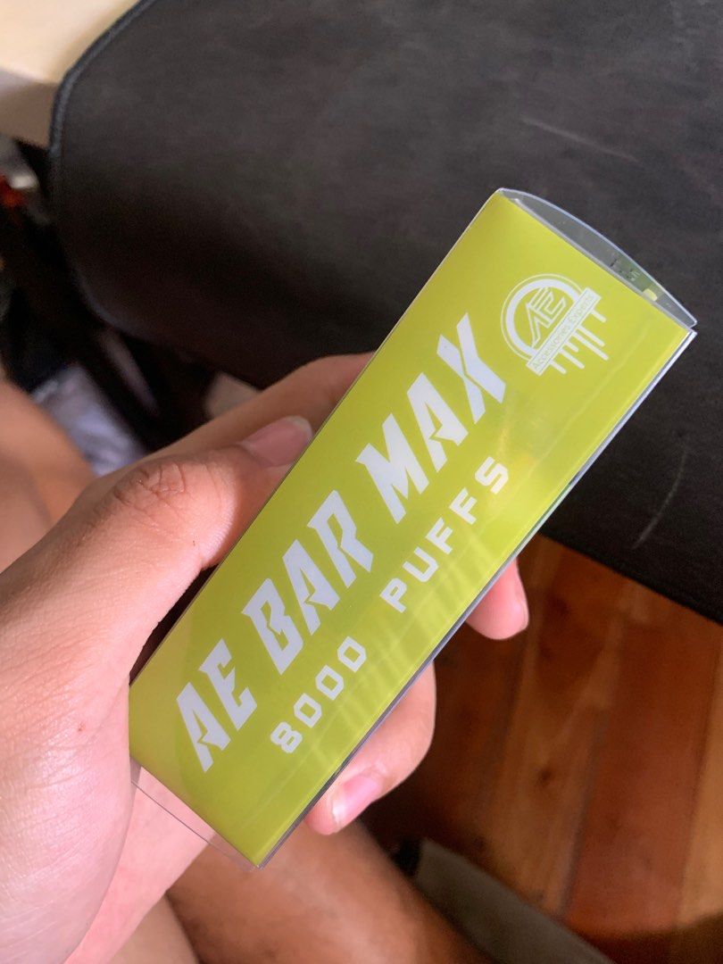 AE Bar Strawberry kiwi 8000puffs (Category: Men's Grooming) located in Paranaque City. Submitted by lustreee3 (Listing ID 1211746458, Image 2). Description: sealed brand new.