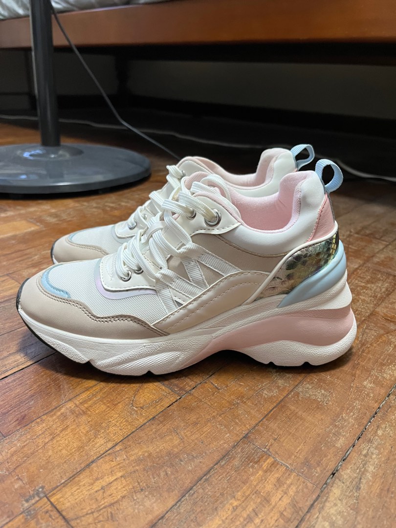 ALDO sport shoes
