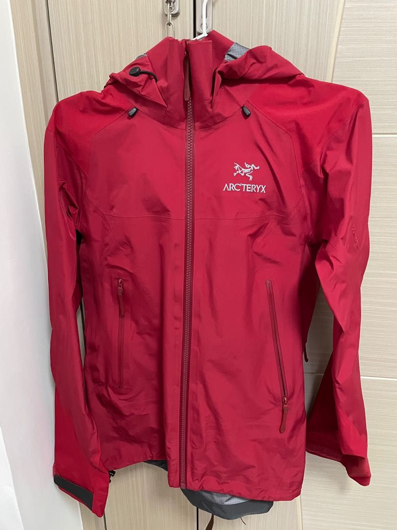 Arc'teryx 不死鳥Beta AR Jacket 防水褸, 女裝, 運動服裝- Carousell