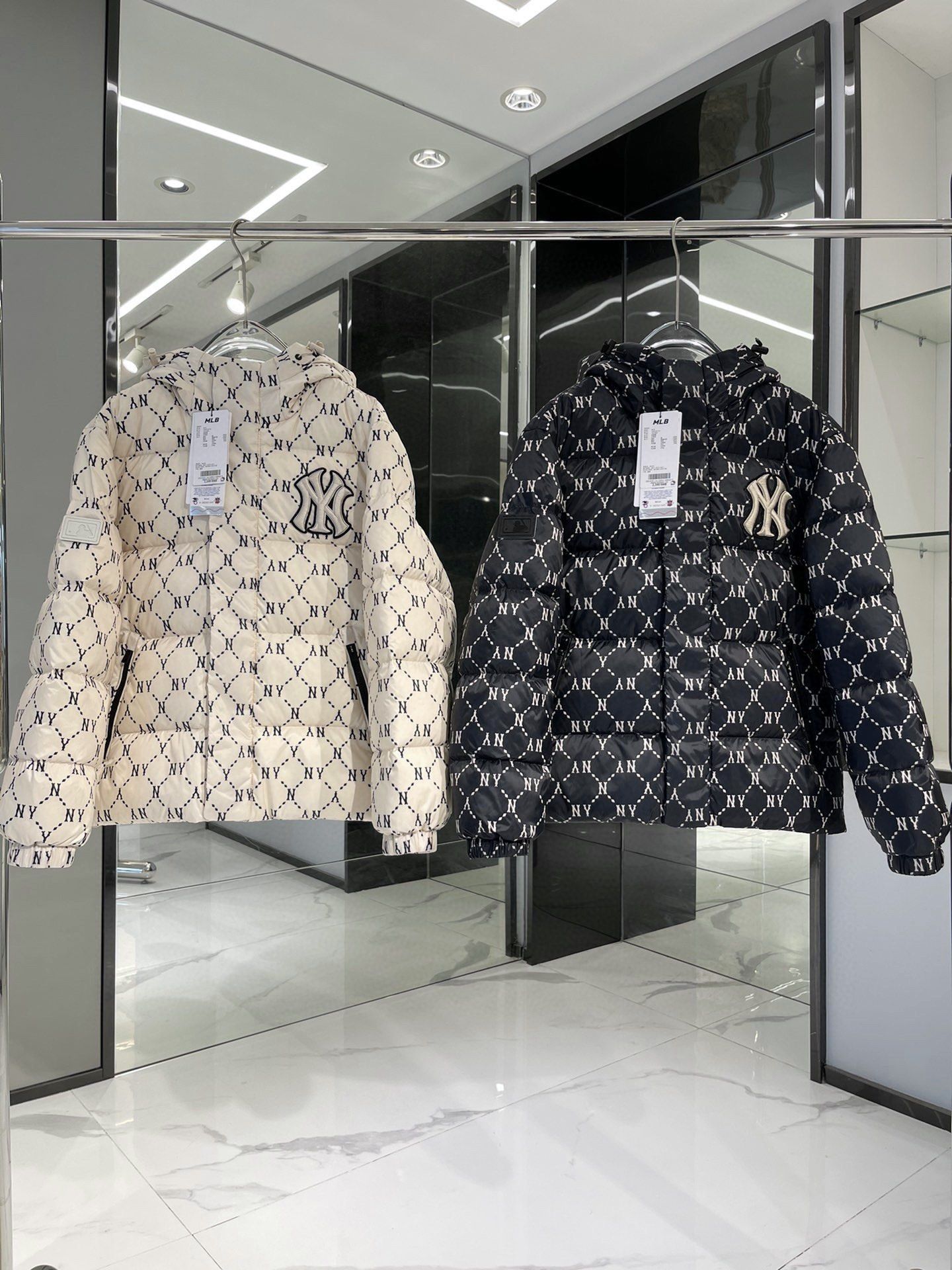 Authentic MLB men s and women s hooded retro presbyker down jacket Women s Fashion Coats Jackets and Outerwear on Carousell
