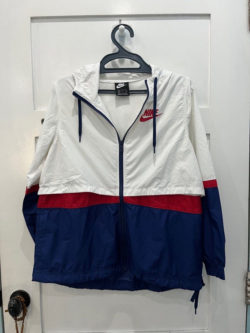 Authentic Nike Red, Blue, and White Hoodie Windbreaker, Women's Fashion,  Coats, Jackets and Outerwear on Carousell