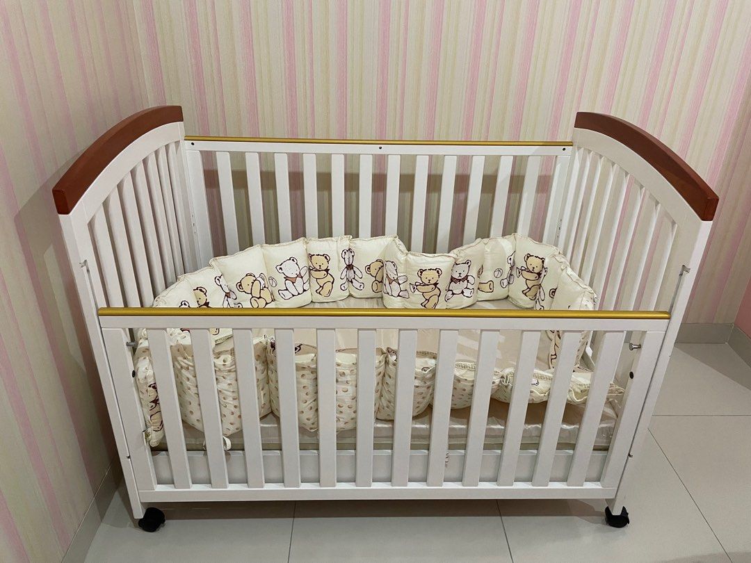 Preloved baby crib outlet