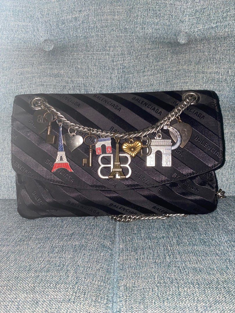 Balenciaga bb best sale round s bag