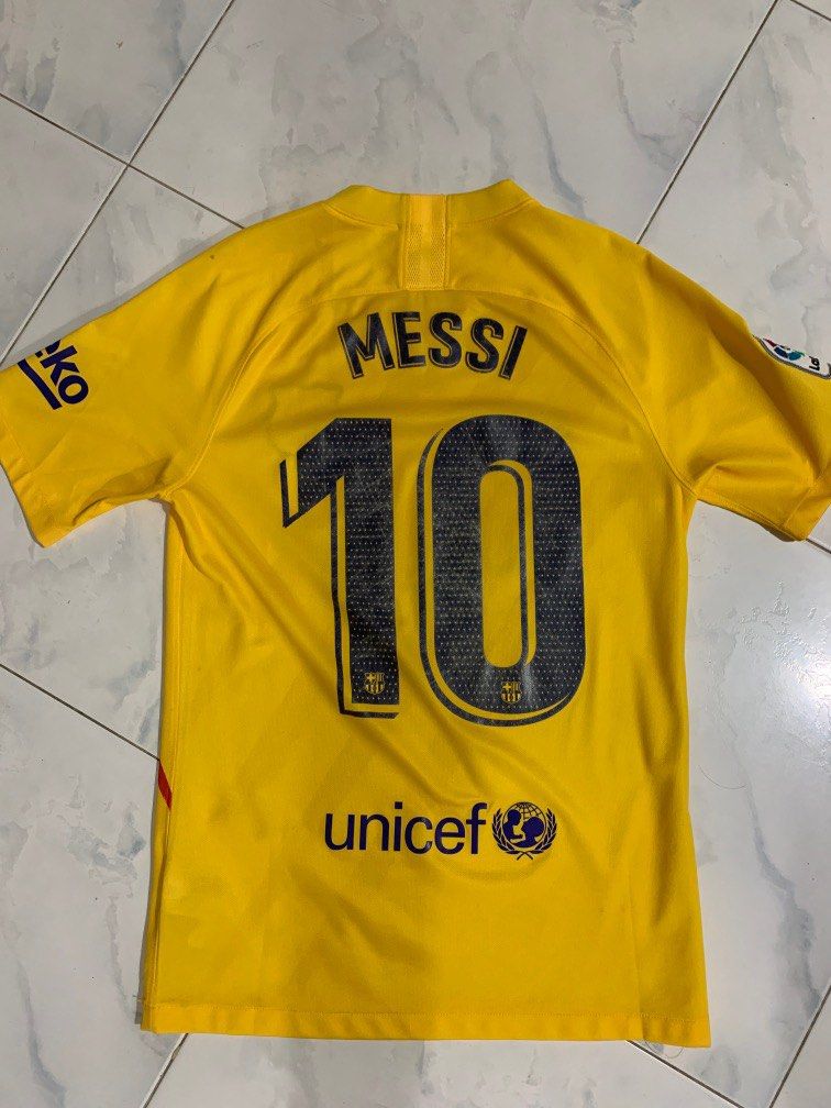 Barcelona Messi Away Jersey, Men's Fashion, Activewear on Carousell