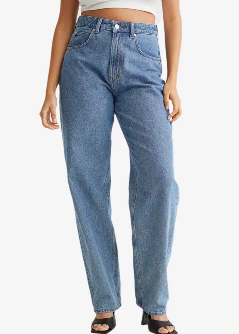 BNWT H&M 90s Baggy Ultra High Waist Jeans, Women's Fashion, Bottoms, Jeans  & Leggings on Carousell