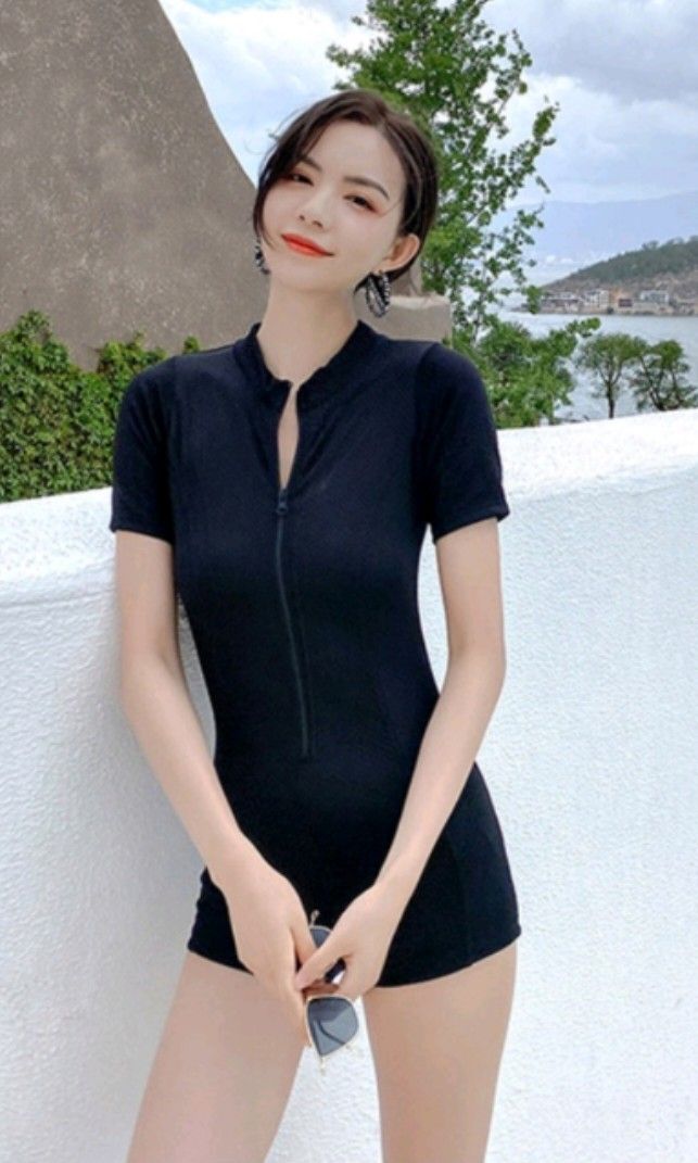 ladies short sleeve swimsuit