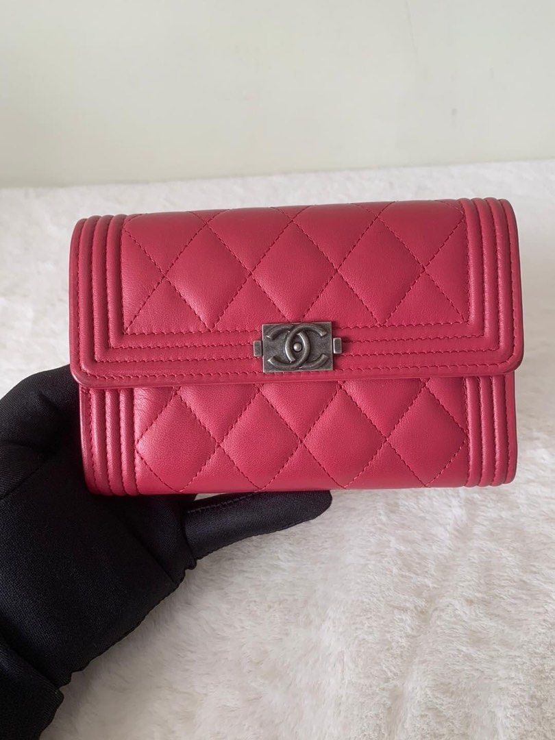Chanel Medium Trifold Wallet (Category: Luxury Bags & Wallets) located in Manila. Submitted by bagislifeshop (Listing ID 1211878051, Image 2). Description: ▪️Chanel Medium Trifold Wallet▪️ ☑️Available in Pampanga ✅Series 26 ✅Condition: 8.5/10 ✅Colour: Pink in RHW ✅Material: Lambskin leather ✅Inclusions: box, authenticity card, dustbag and hologram sticker .