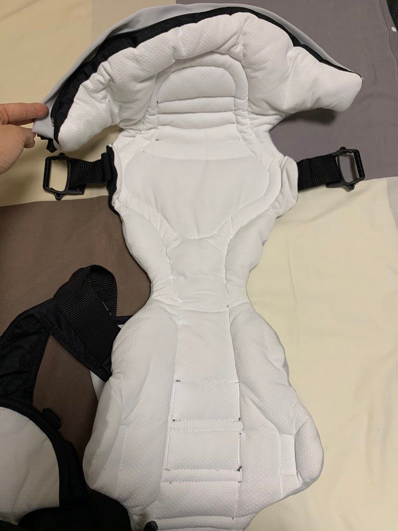 Chicco Baby Carrier, Babies & Kids, Going Out, Carriers & Slings on