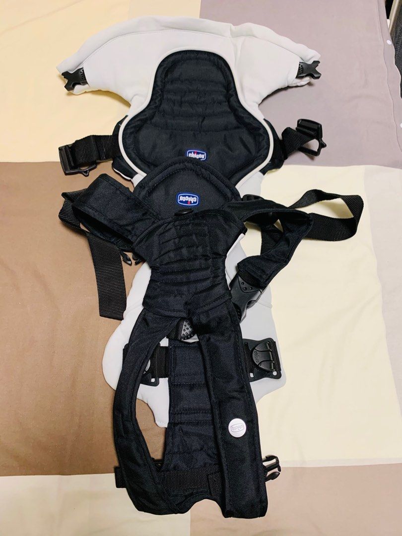 Chicco Baby Carrier, Babies & Kids, Going Out, Carriers & Slings on
