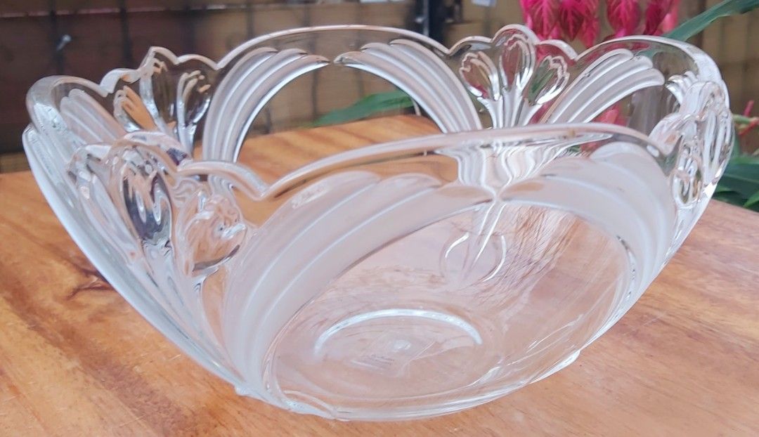 Crystal Decorative Bowl (Category: Vases & Decorative Bowls) located in San Pedro. Submitted by PrettyBakersCollection (Listing ID 1211858154, Image 1). Description: shoppee https://shp.ee/w6gry5c Collection Siebenstern Crystal Decorative Bowl Made in Germany Tulips Floral Carve Details and frosted carved leaves Diameter: 8.5 inches Height: 4 inches **with chips sa isang corner tulips. please see photo**.