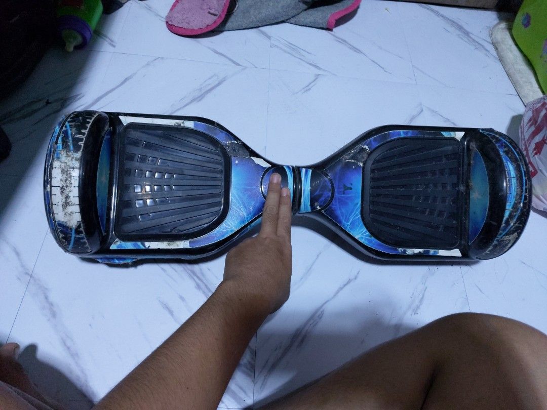 Defective hoverboard battery defective, Sports Equipment, Sports & Games, Skates, Rollerblades