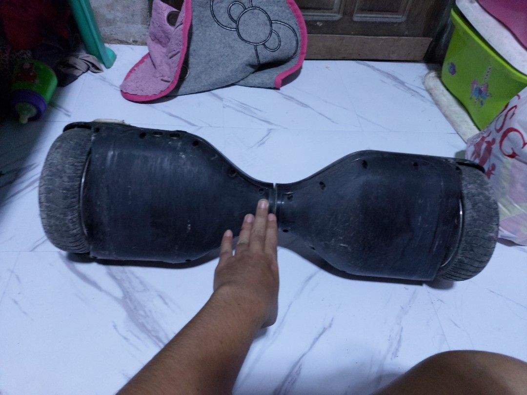 Defective hoverboard battery defective, Sports Equipment, Sports & Games, Skates, Rollerblades