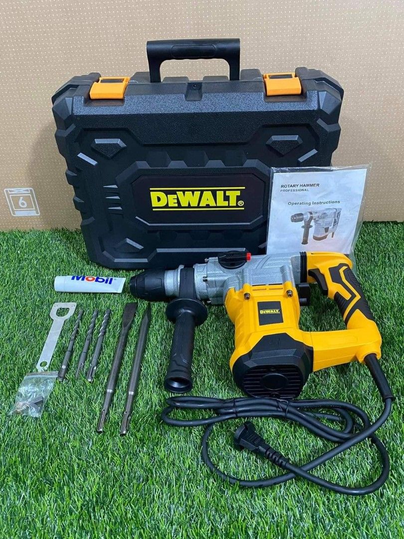 DEWALT CHIPPING GUN W /ROTARY HAMMER, Commercial & Industrial